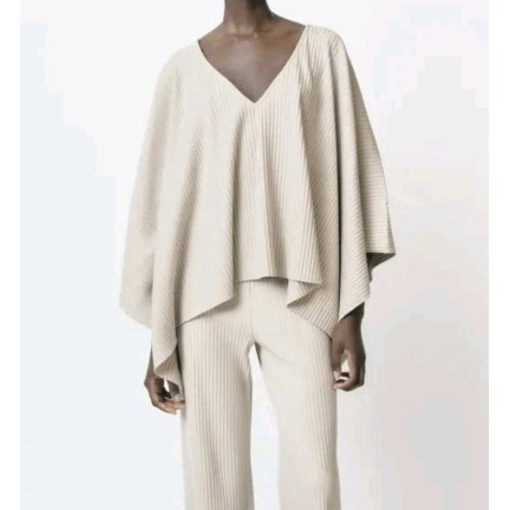 Zara Ribbed Knit Lightweight Cape Beige Size S NWOT